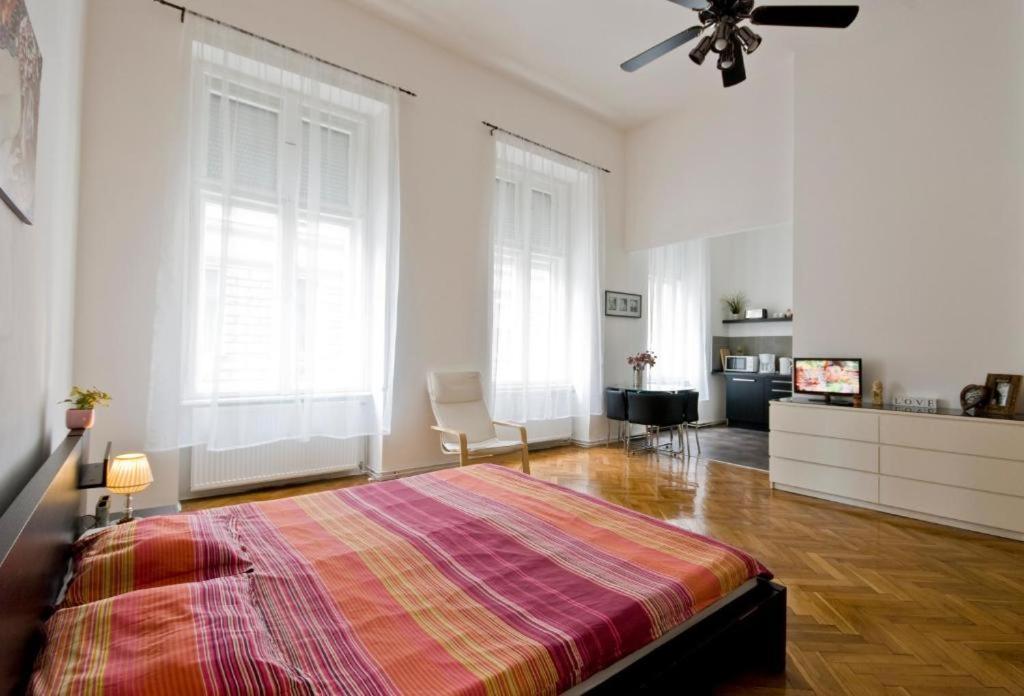 Balcony Apartment บูดาเปสต์ ภายนอก รูปภาพ