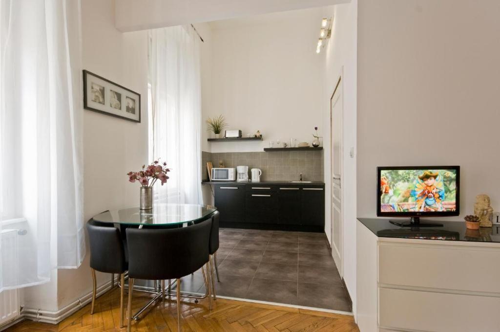 Balcony Apartment บูดาเปสต์ ภายนอก รูปภาพ