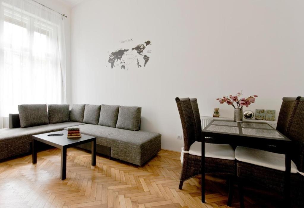 Balcony Apartment บูดาเปสต์ ภายนอก รูปภาพ
